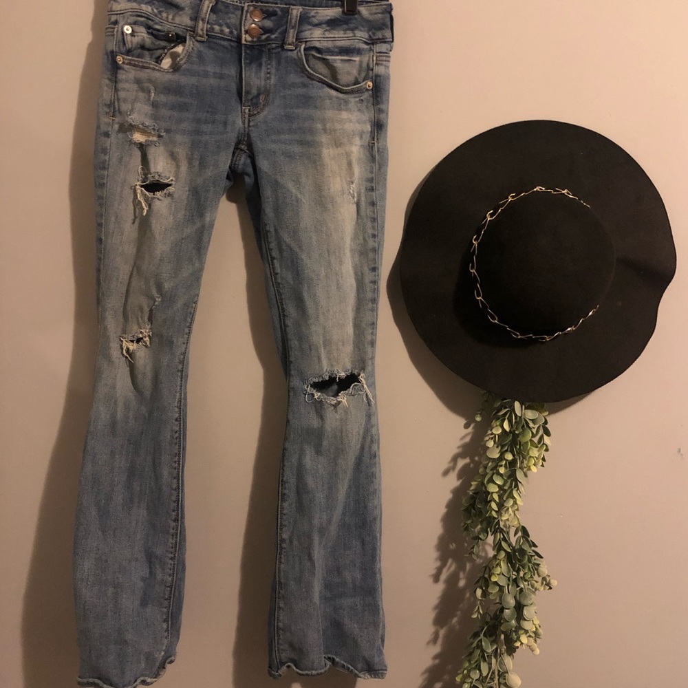 AMERICAN EAGLE FLARE JEANS